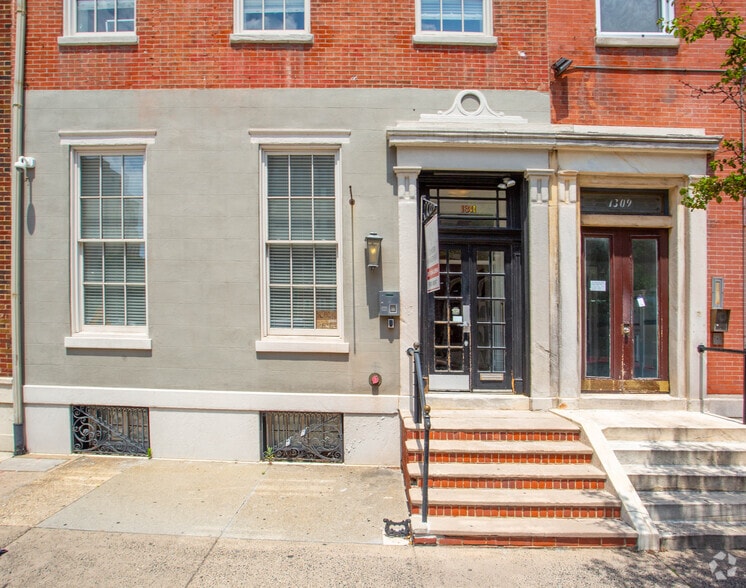 1311 Spruce St, Philadelphia, PA for sale - Building Photo - Image 3 of 9