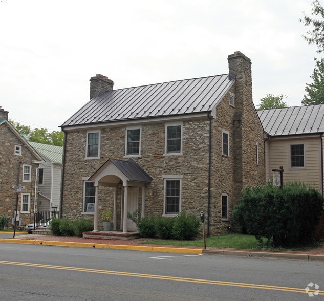 111 E Washington St, Middleburg, VA for sale - Building Photo - Image 2 of 13