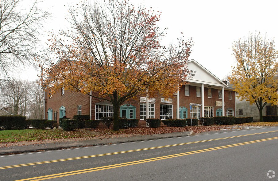 114-136 S Main St, Cheshire, CT for sale - Primary Photo - Image 1 of 1