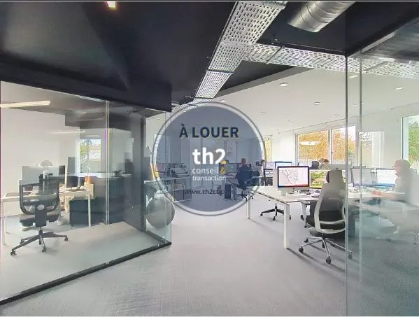 Office in Caen for lease - Interior Photo - Image 3 of 3