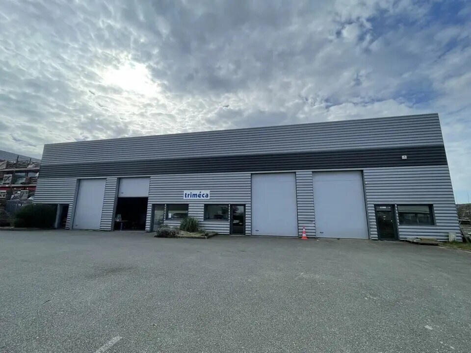 Flex in Bassens for lease Building Photo- Image 1 of 8