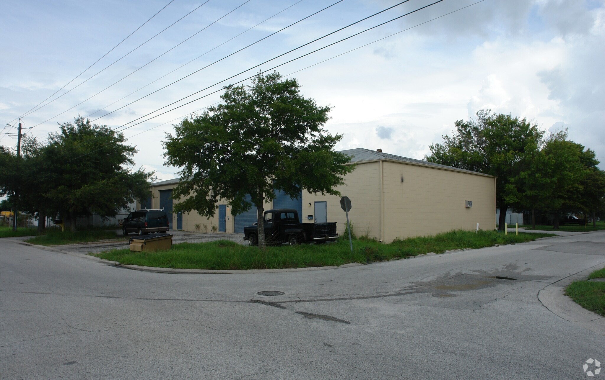 2401 28th Ave N, Saint Petersburg, FL for lease Interior Photo- Image 1 of 12