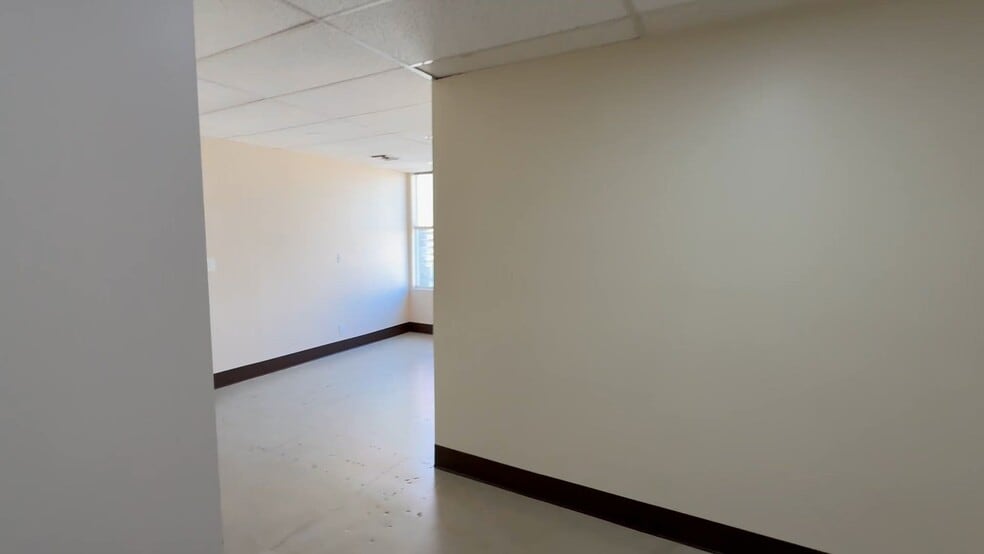 316 W 2nd St, Los Angeles, CA for lease - Commercial Listing Video - Image 2 of 27