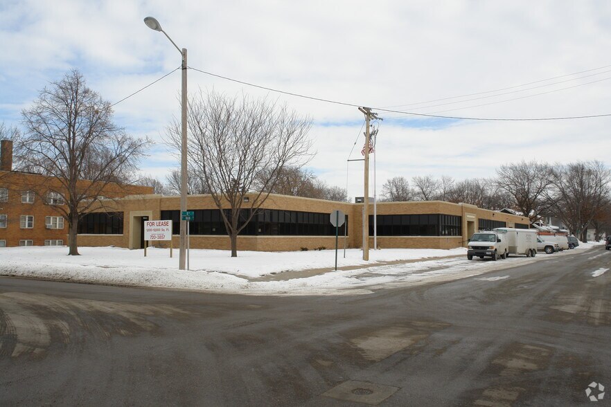 210-212 E 8th St, Fremont, NE for lease - Primary Photo - Image 1 of 3