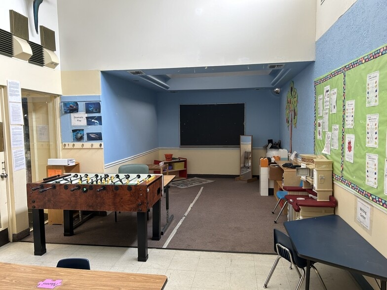 4020 Llewellyn Ave, Norfolk, VA for sale - Interior Photo - Image 3 of 6