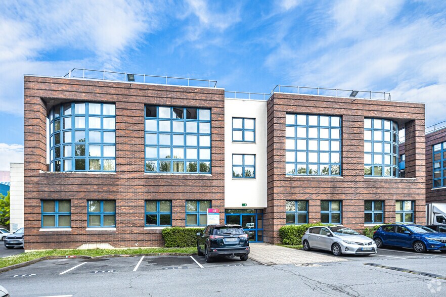 3 Rue Georges Méliès, Bry-sur-Marne for sale - Building Photo - Image 2 of 5