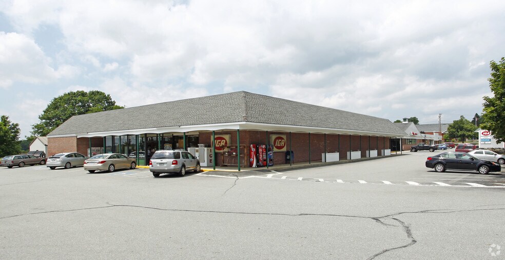 327 Ocean House Rd, Cape Elizabeth, ME for sale - Building Photo - Image 1 of 1