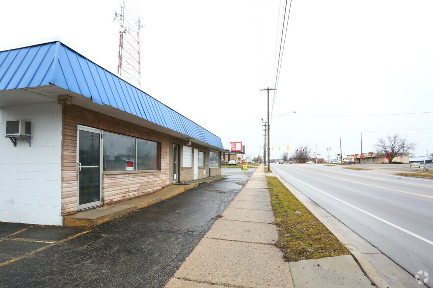 805809 W Holmes Rd, Lansing, MI 48910 Retail for Sale