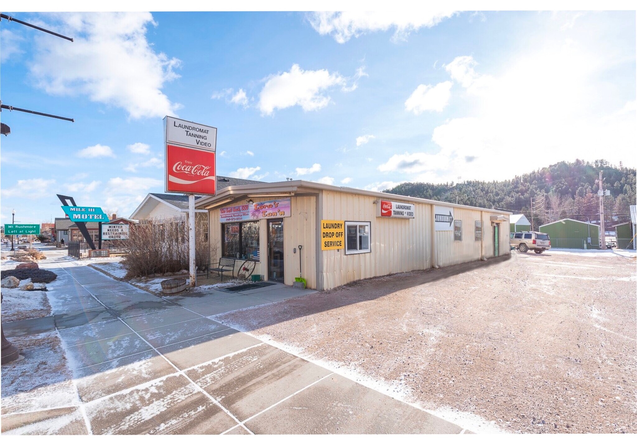 242 Mount Rushmore Rd, Custer, SD for sale Primary Photo- Image 1 of 1