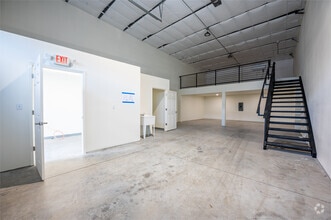 4061 Thomas St, Oxford, FL for lease Interior Photo- Image 2 of 2