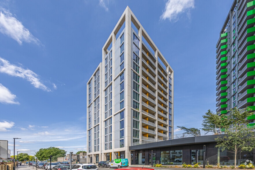 119 Felixstowe Rd, London for lease - Building Photo - Image 3 of 3