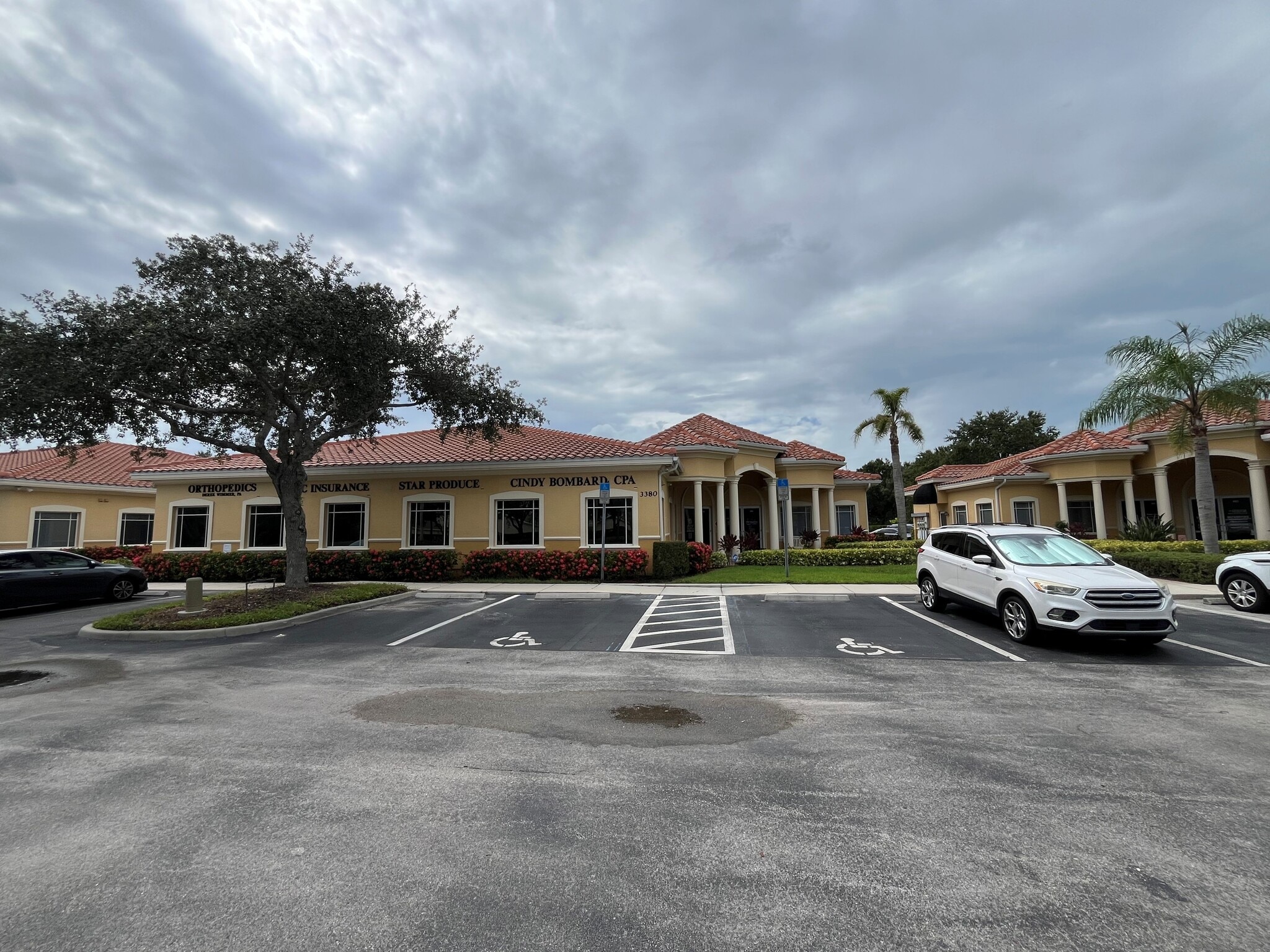 3380 Woods Edge Cir, Bonita Springs, FL for lease Building Photo- Image 1 of 4