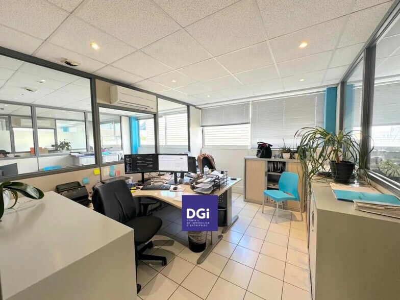 Office in Nîmes for lease - Interior Photo - Image 3 of 6
