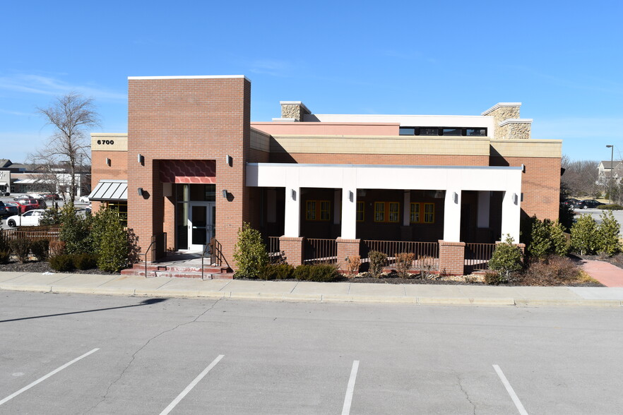 6882-6936 W 135th St, Overland Park, KS for lease - Building Photo - Image 1 of 4