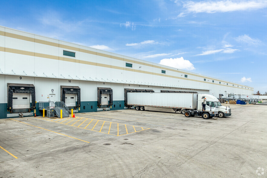 9020 Murphy Rd, Woodridge, IL for lease - Building Photo - Image 3 of 19