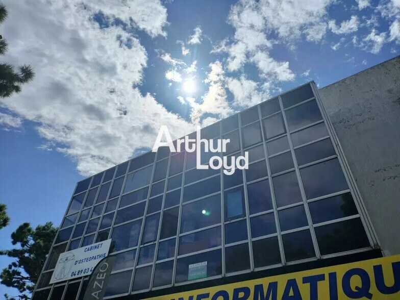 Office in Saint-Laurent-du-Var for lease - Building Photo - Image 1 of 5