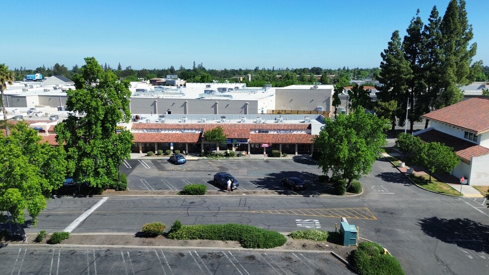 7604-7610 Pacific Ave, Stockton, CA for lease - Building Photo - Image 3 of 5