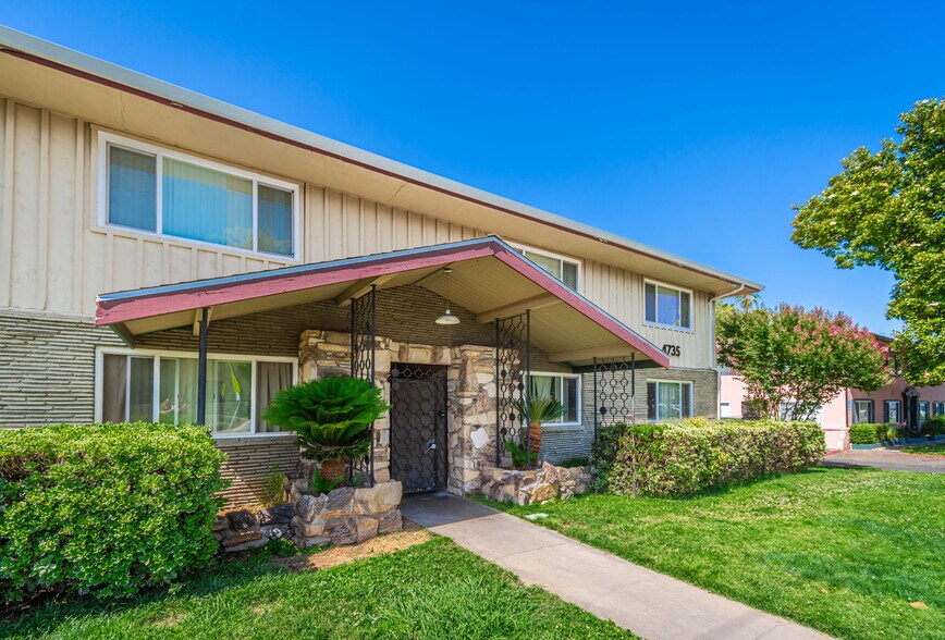 4743 Marconi Ave, Carmichael, CA for sale - Building Photo - Image 1 of 6