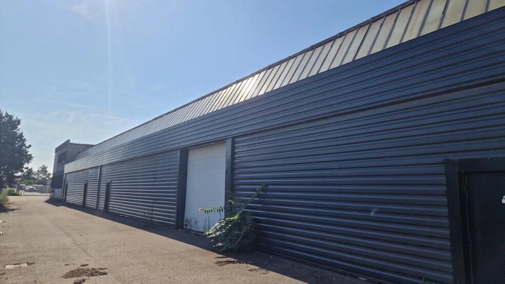 34 Avenue Des Bruyères, Décines-Charpieu for lease - Building Photo - Image 2 of 9
