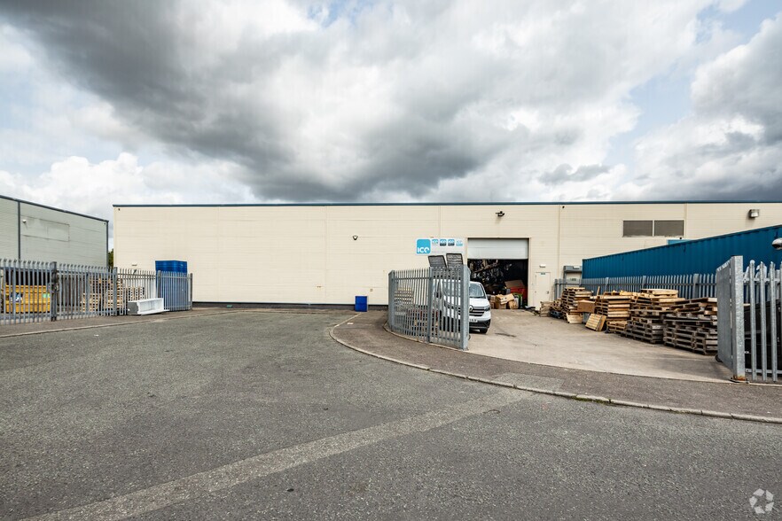 Christleton Ct, Runcorn for lease - Building Photo - Image 3 of 7