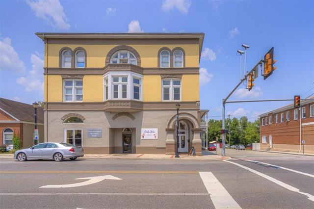 301 W Main St, Radford, VA for sale - Building Photo - Image 1 of 50