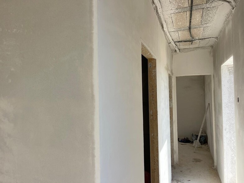 Land in for sale - Interior Photo - Image 2 of 14