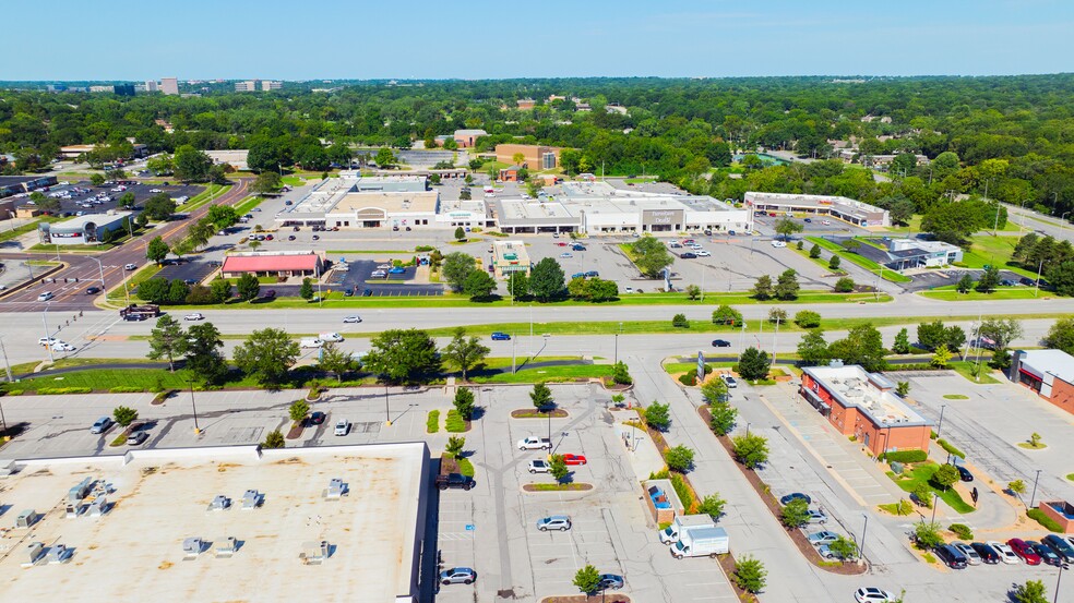 10360 Metcalf Ave, Overland Park, KS for lease - Building Photo - Image 2 of 5