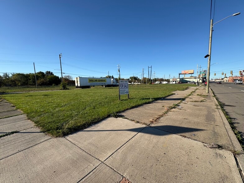 14438 Harper Ave, Detroit, MI for sale - Building Photo - Image 3 of 5