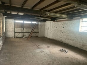 130 Chalton Ln, Waterlooville for sale Interior Photo- Image 1 of 13