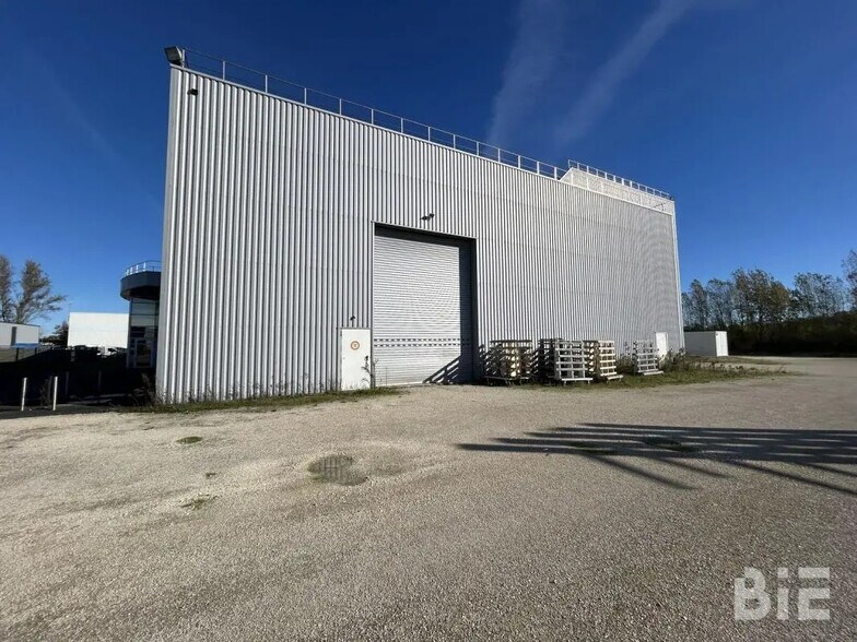 Industrial in Saint-André-de-Cubzac for sale - Building Photo - Image 1 of 9