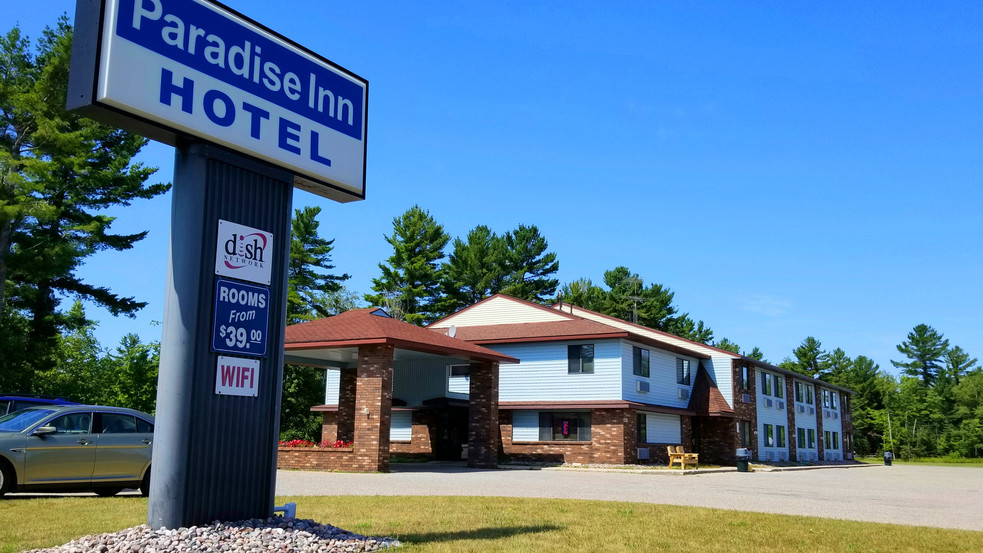 8442 N Whitefish Point Rd, Paradise, MI for sale - Primary Photo - Image 1 of 1