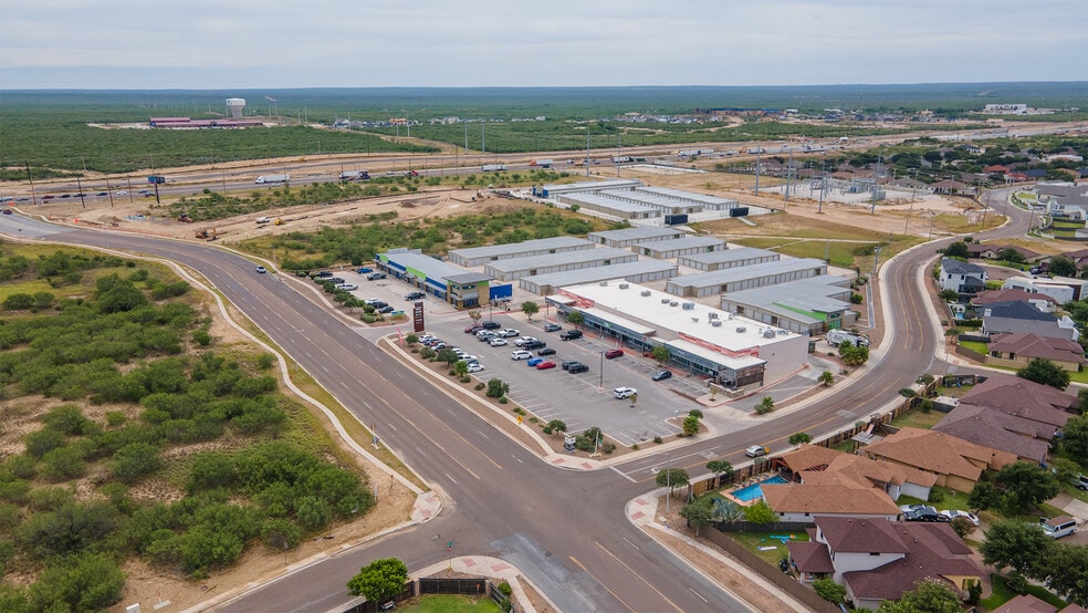 2101 Shiloh Dr, Laredo, TX for lease - Building Photo - Image 2 of 12
