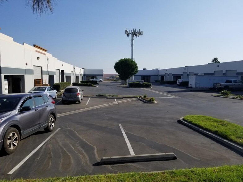 5199 Brooks St, Montclair, CA for lease - Building Photo - Image 2 of 8