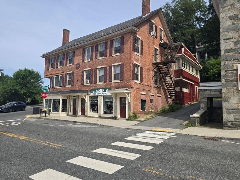 2 Valley St, Springfield, VT for sale - Primary Photo - Image 1 of 5