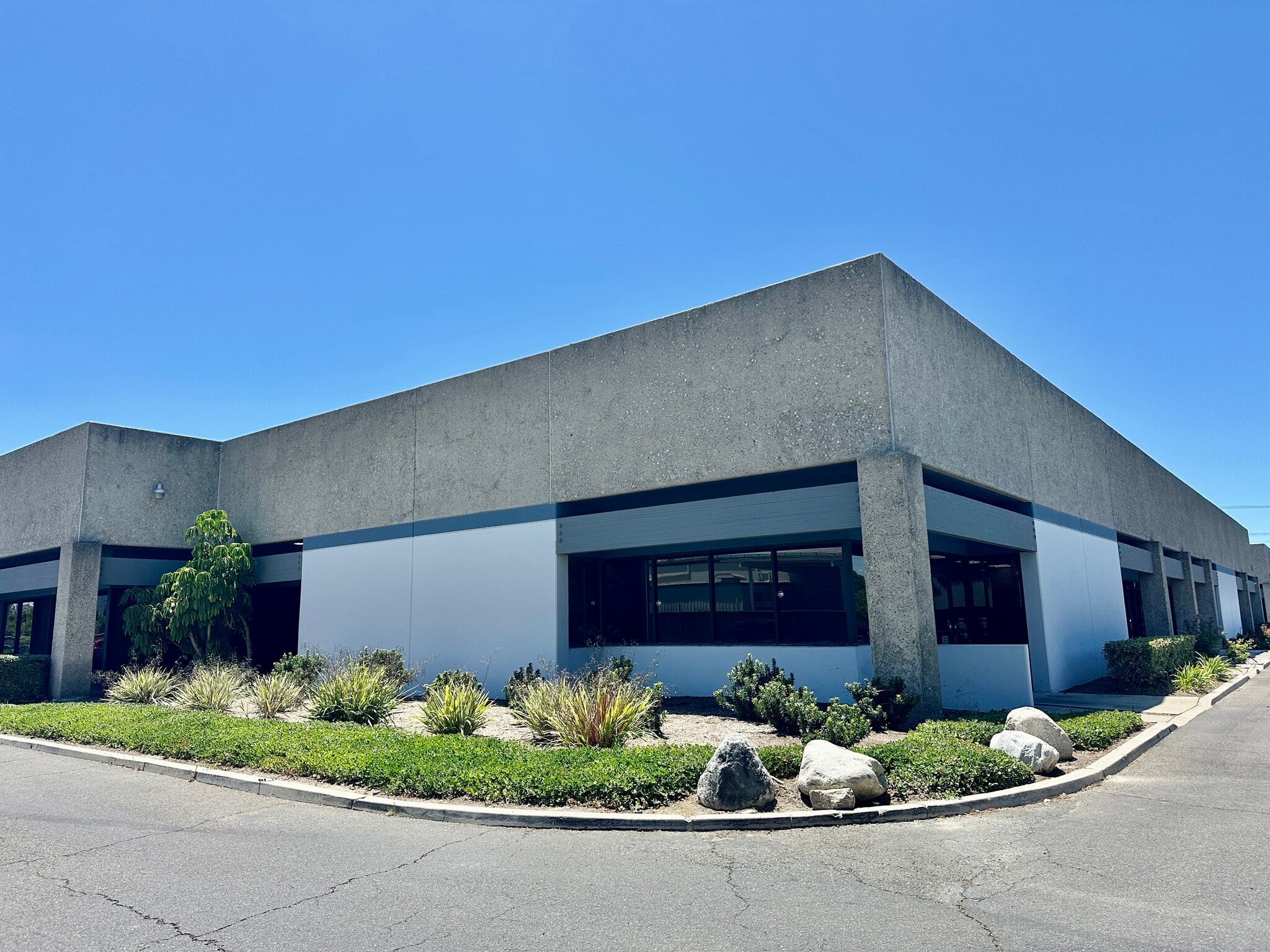 1230 N Jefferson St, Anaheim, CA for lease Primary Photo- Image 1 of 2