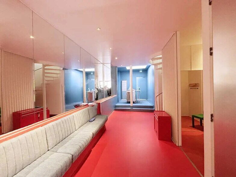 8 Rue Martel, Paris for lease - Interior Photo - Image 3 of 8