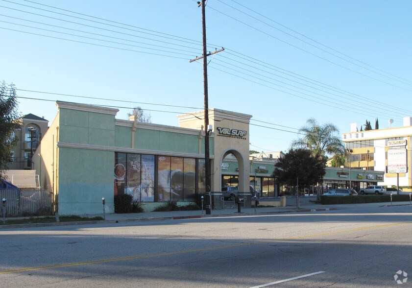 22864-22898 Ventura Blvd, Woodland Hills, CA for lease - Primary Photo - Image 1 of 12