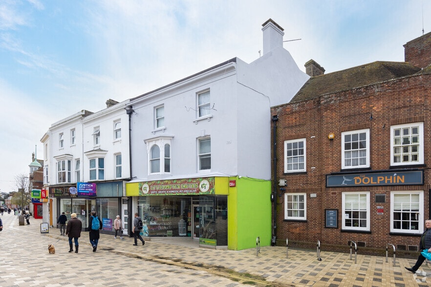 36 High St, Littlehampton for lease - Primary Photo - Image 1 of 2