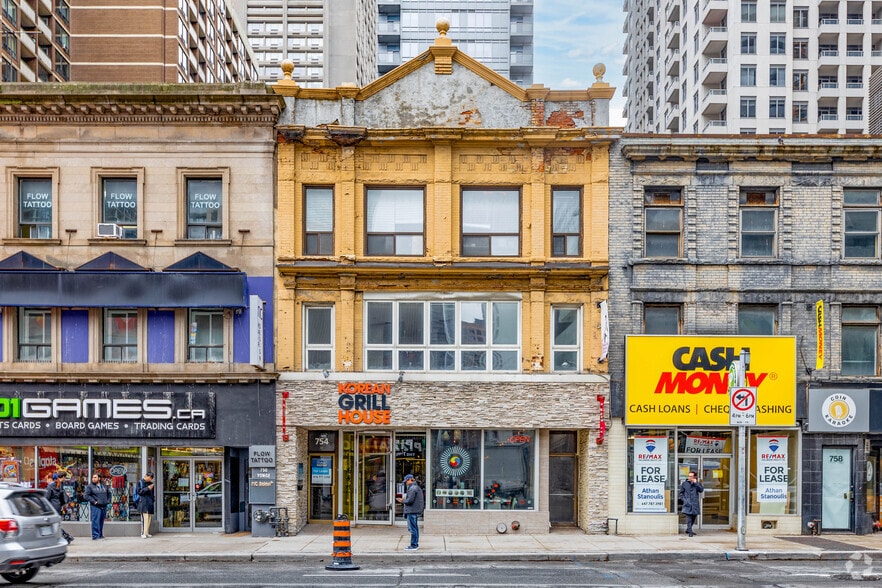 750-754 Yonge St, Toronto, ON for sale - Primary Photo - Image 1 of 1