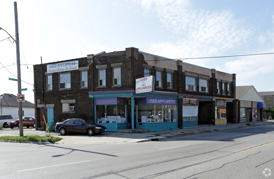 725 Hamilton Rd, London, ON N5Z 1T5