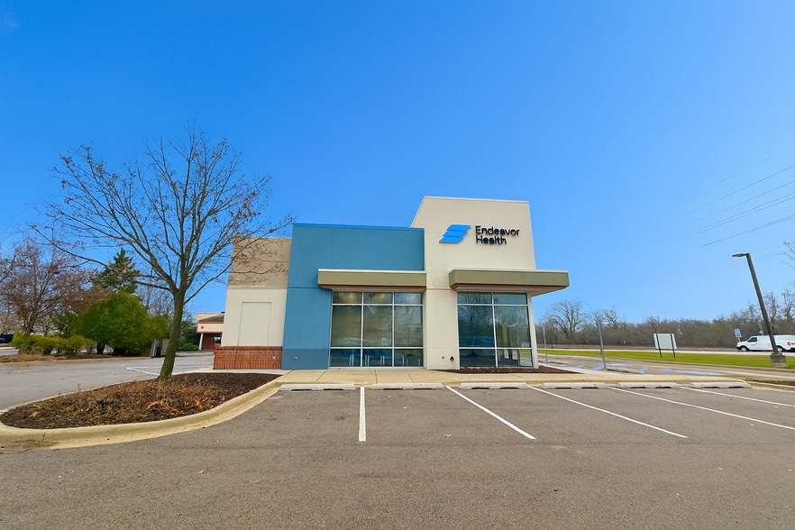 712 Northwest Hwy, Fox River Grove, IL for sale - Building Photo - Image 2 of 15