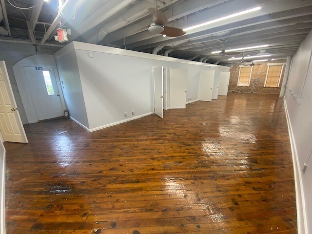 470 N Clayton St, Lawrenceville, GA for lease - Interior Photo - Image 3 of 5