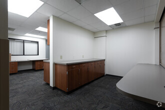 630 N Alvernon Way, Tucson, AZ for lease Interior Photo- Image 2 of 6