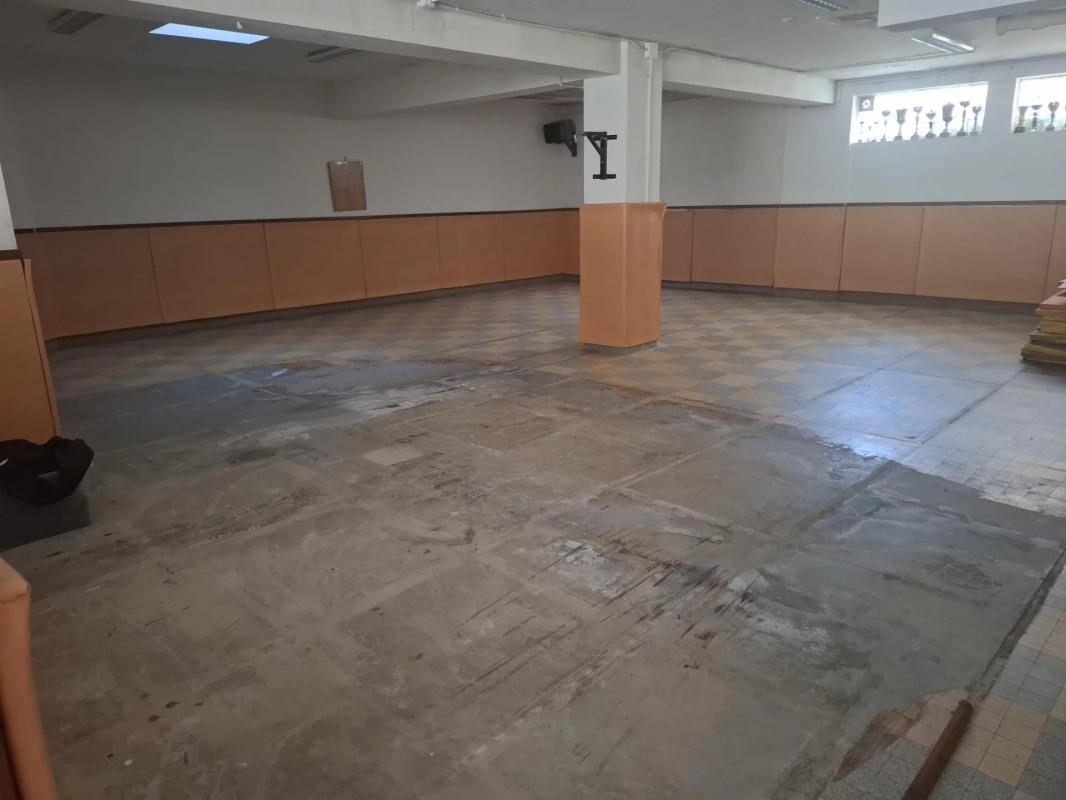 Retail in Nice for lease Interior Photo- Image 1 of 5
