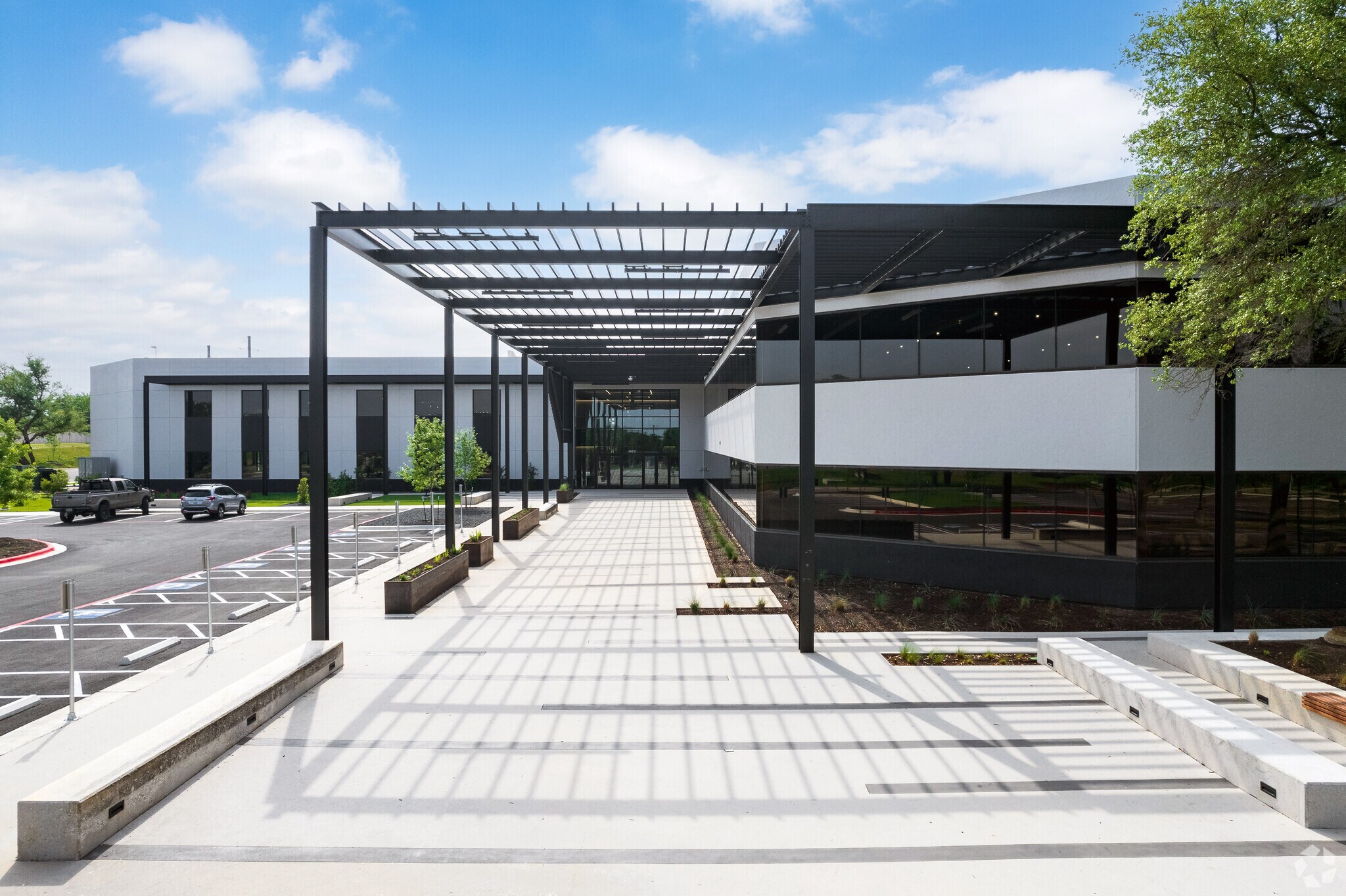 14231 Tandem Blvd, Austin, TX for lease Primary Photo- Image 1 of 17