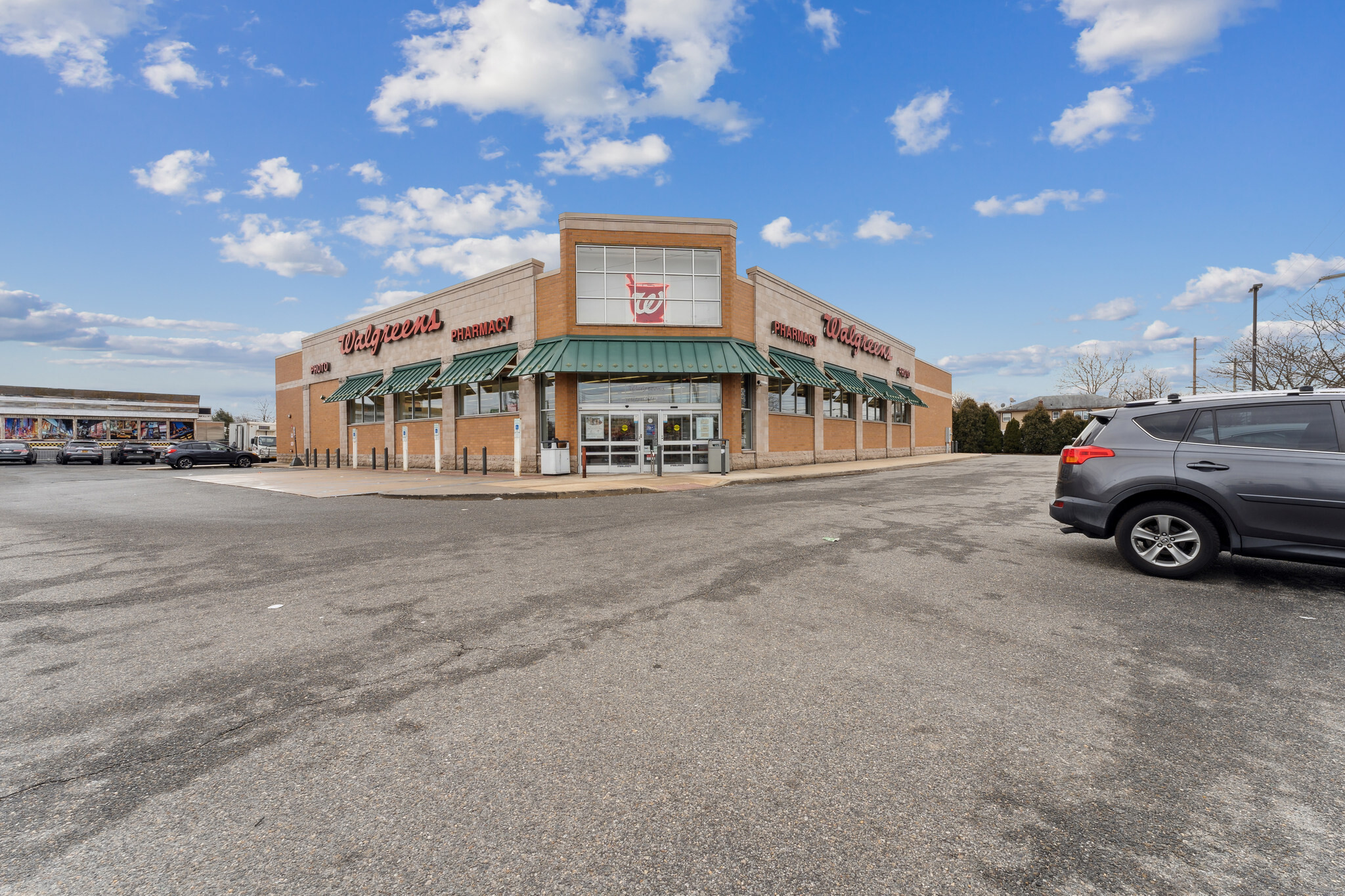 2474 Hempstead Tpke, East Meadow, NY for lease Building Photo- Image 1 of 5