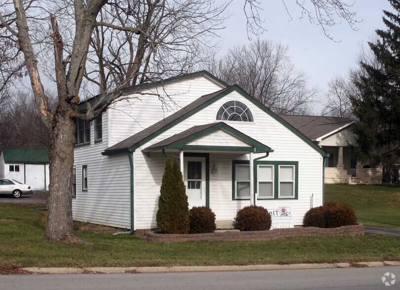 410 E Main St, Westfield, IN for sale - Primary Photo - Image 1 of 1