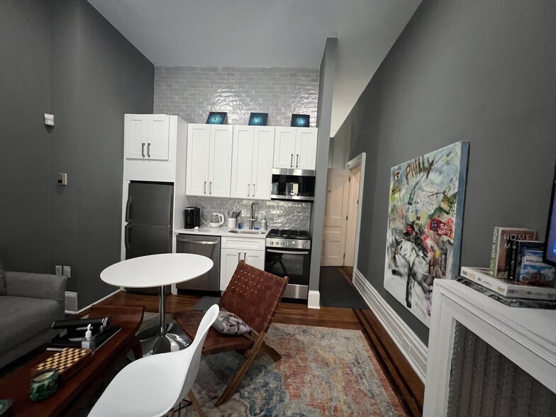 2220 Delancey Pl, Philadelphia, PA for sale - Building Photo - Image 3 of 7