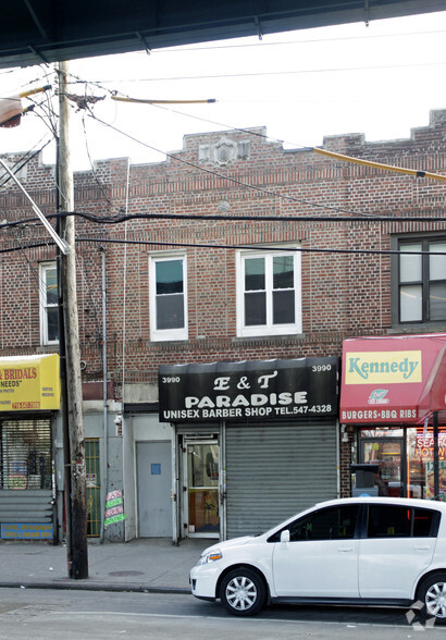 3990 White Plains Rd, Bronx, NY for lease - Primary Photo - Image 1 of 2