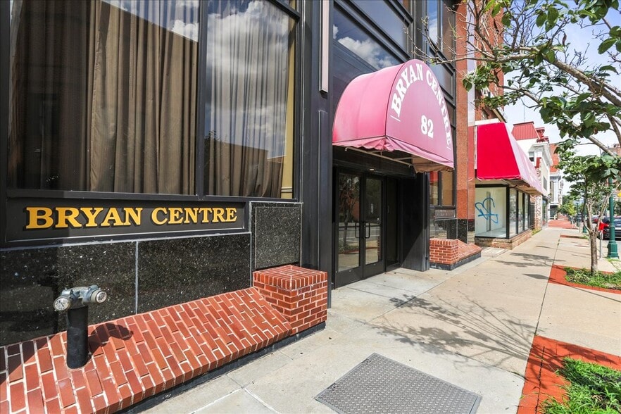 82 W Washington St, Hagerstown, MD for sale - Building Photo - Image 3 of 33